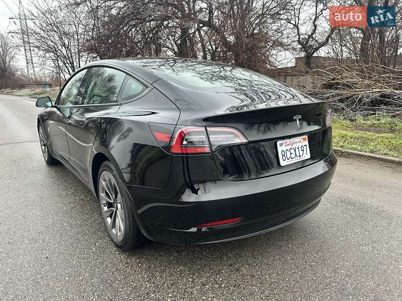 Седан Tesla Model 3 2023 в Запорожье