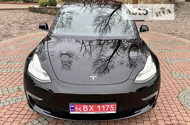 Седан Tesla Model 3 2019 в 
