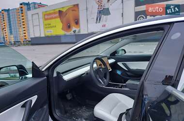 Седан Tesla Model 3 2019 в 