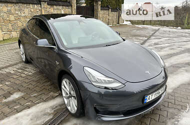 Седан Tesla Model 3 2019 в 