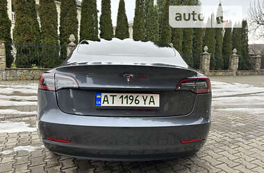 Седан Tesla Model 3 2019 в 