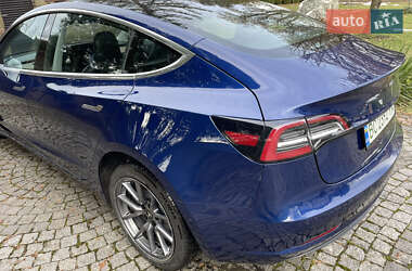 Седан Tesla Model 3 2018 в 