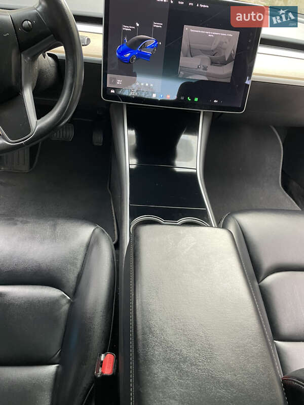 Седан Tesla Model 3 2018 в Львове фото 20 Седан Tesla Model 3 2018 в Львове