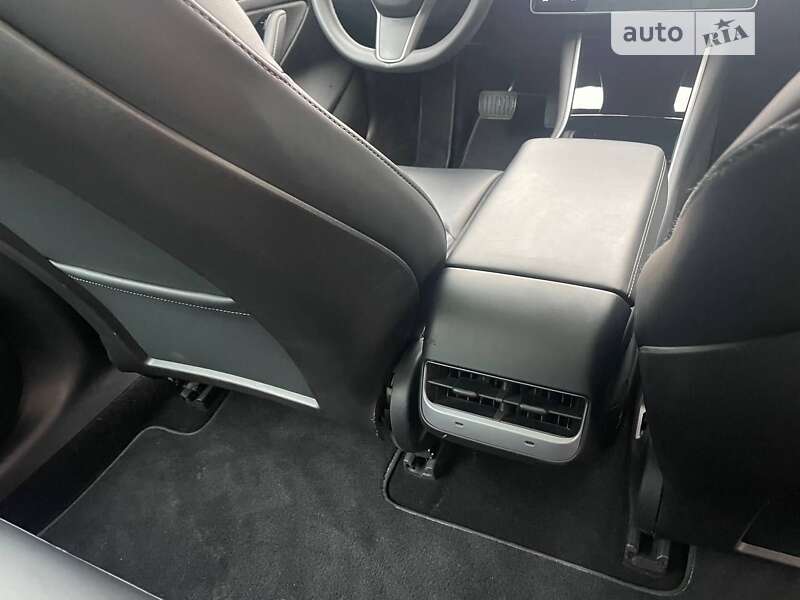 Седан Tesla Model 3 2020 в Запорожье