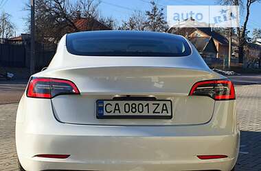 Седан Tesla Model 3 2023 в Черкасах