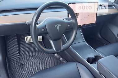 Седан Tesla Model 3 2018 в Черкасах