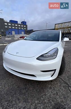Седан Tesla Model 3 2019 в 