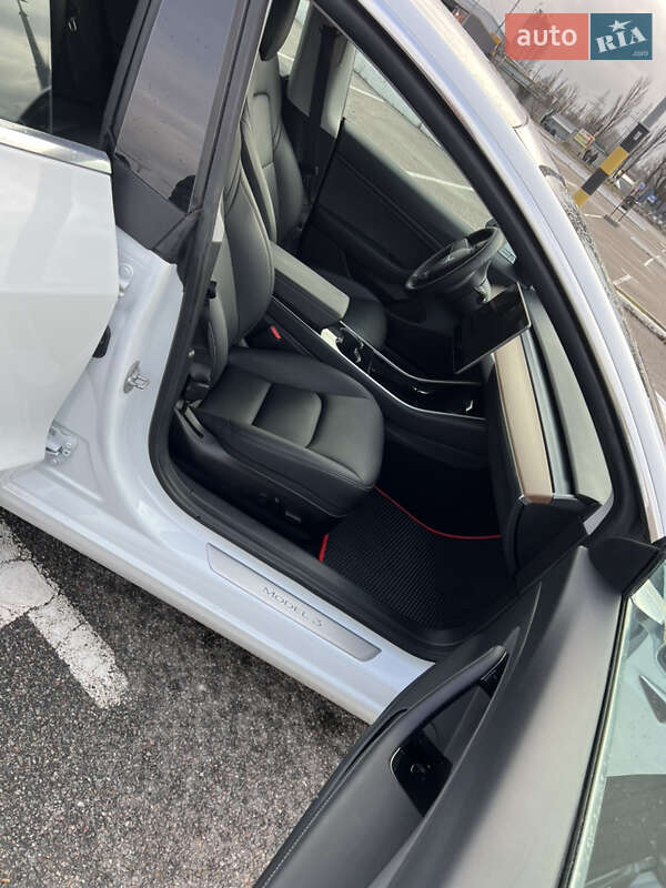 Седан Tesla Model 3 2019 в Києві
