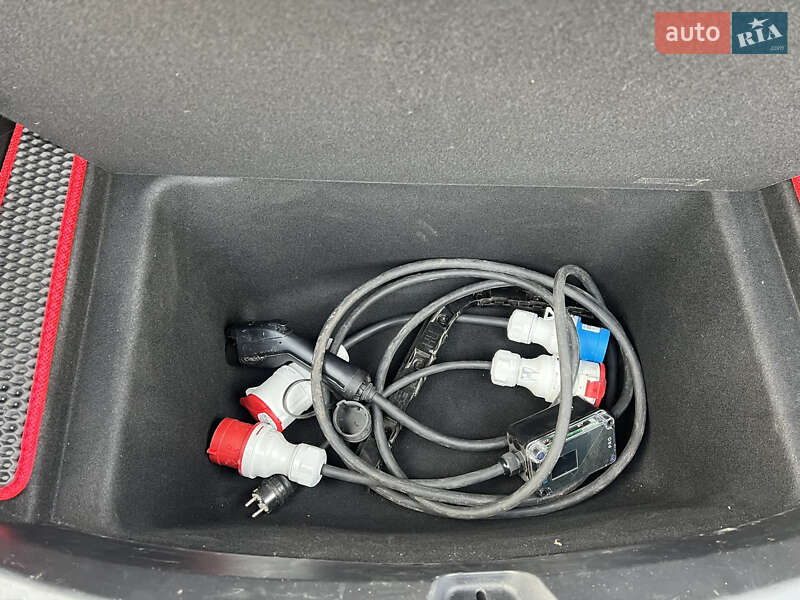 Седан Tesla Model 3 2019 в Києві