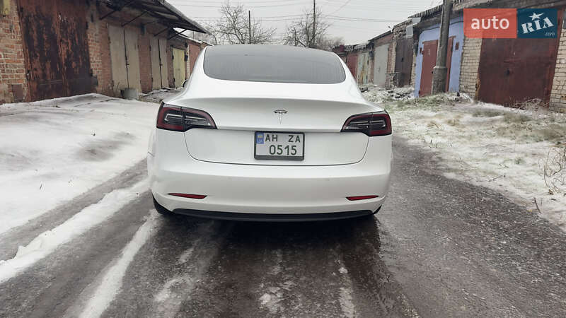 Седан Tesla Model 3 2019 в Славянске