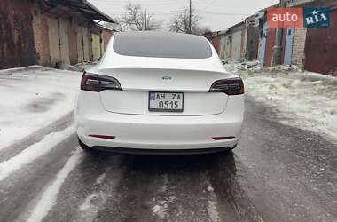 Седан Tesla Model 3 2019 в 