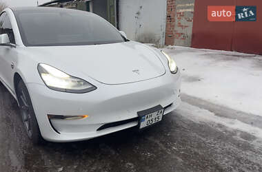 Седан Tesla Model 3 2019 в 