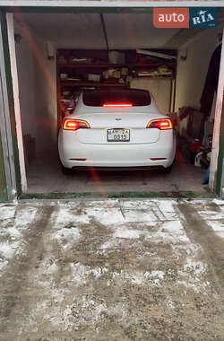 Седан Tesla Model 3 2019 в 