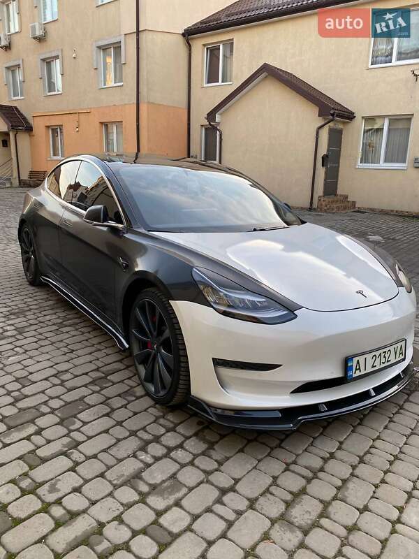 Tesla Model 3 2020
