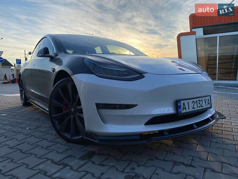 Седан Tesla Model 3 2020 в Киеве