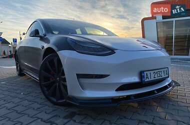 Седан Tesla Model 3 2020 в 