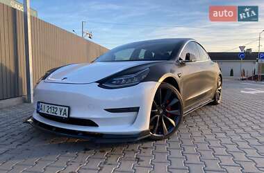 Седан Tesla Model 3 2020 в 