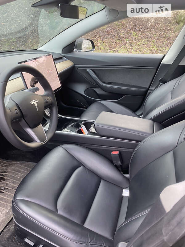 Седан Tesla Model 3 2020 в Днепре