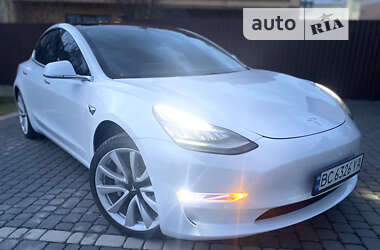 Седан Tesla Model 3 2019 в Львове