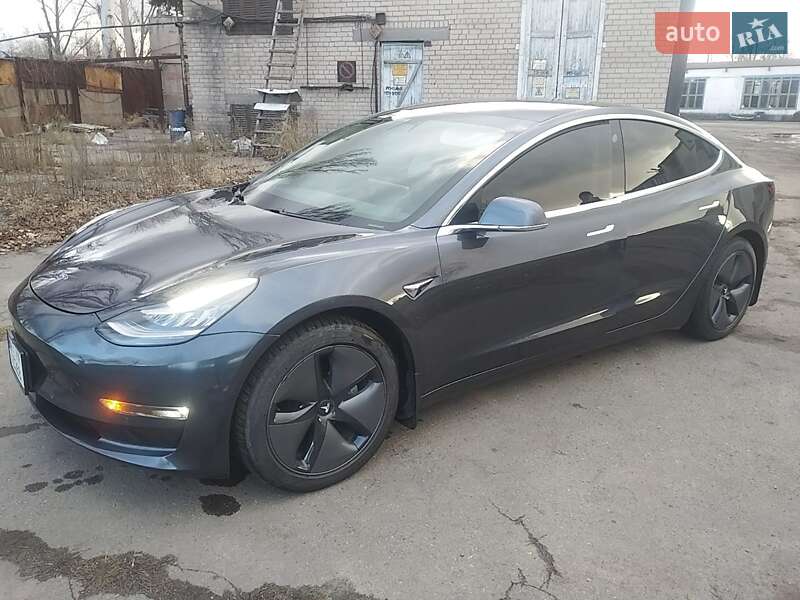 Седан Tesla Model 3 2018 в Кривом Роге