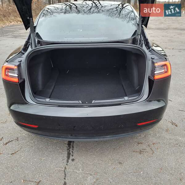 Седан Tesla Model 3 2022 в Житомире