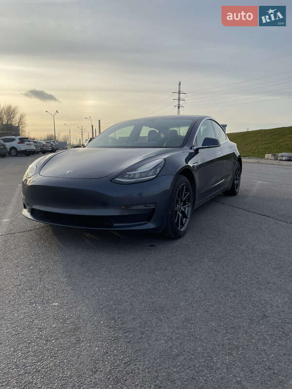Седан Tesla Model 3 2017 в Днепре