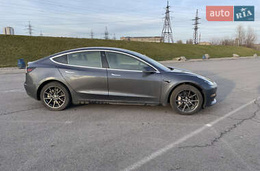 Седан Tesla Model 3 2017 в 