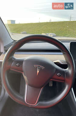 Седан Tesla Model 3 2017 в 
