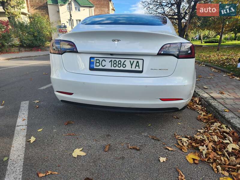 Седан Tesla Model 3 2019 в Бориславі