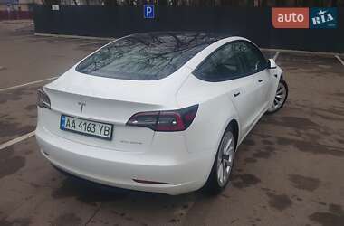 Седан Tesla Model 3 2021 в Киеве