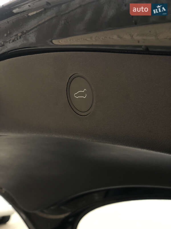 Седан Tesla Model 3 2022 в Киеве