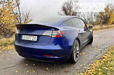 Седан Tesla Model 3 2021 в Киеве