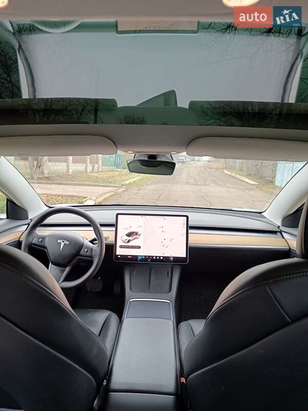 Седан Tesla Model 3 2022 в Одесі