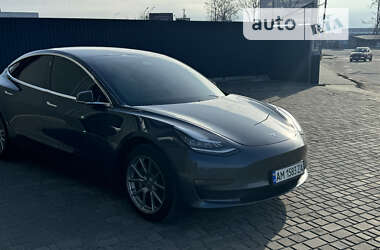 Седан Tesla Model 3 2019 в Виннице