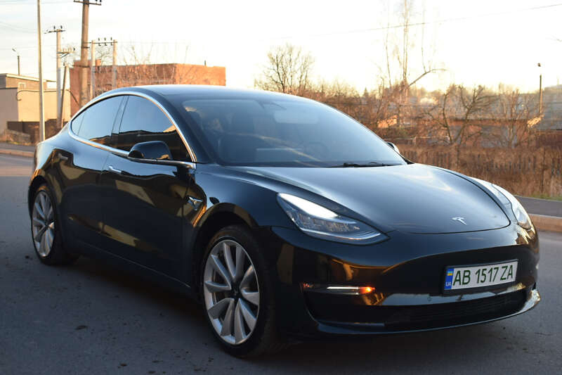 Седан Tesla Model 3 2017 в Виннице