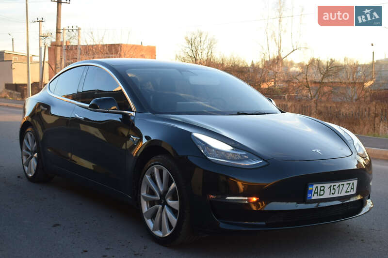 Седан Tesla Model 3 2017 в Вінниці