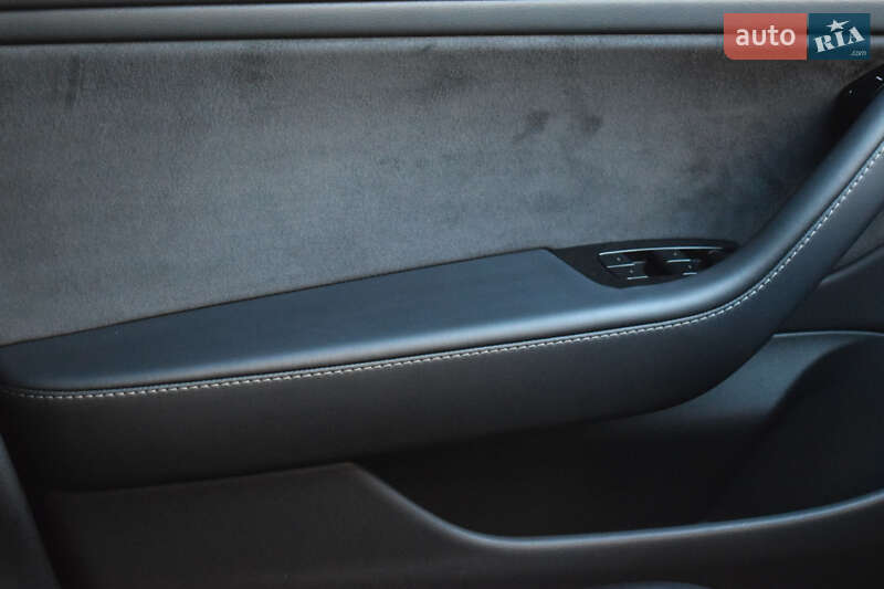 Седан Tesla Model 3 2017 в Вінниці