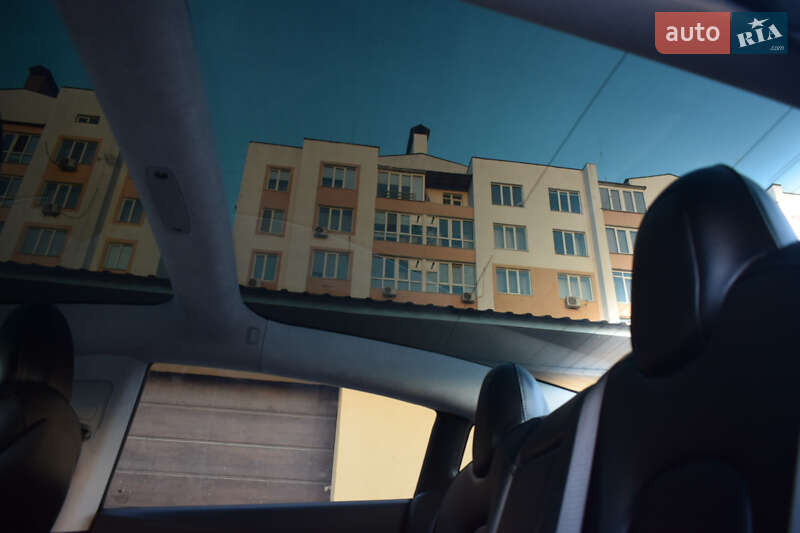Седан Tesla Model 3 2017 в Вінниці