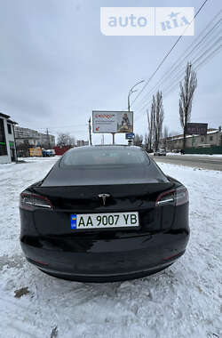 Седан Tesla Model 3 2021 в Киеве