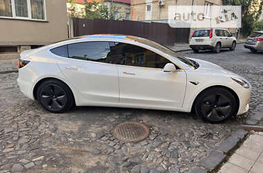 Седан Tesla Model 3 2019 в Ужгороді