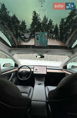 Седан Tesla Model 3 2021 в 