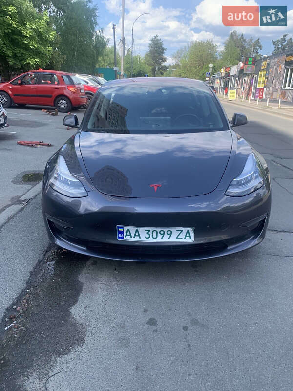 Седан Tesla Model 3 2018 в Буче