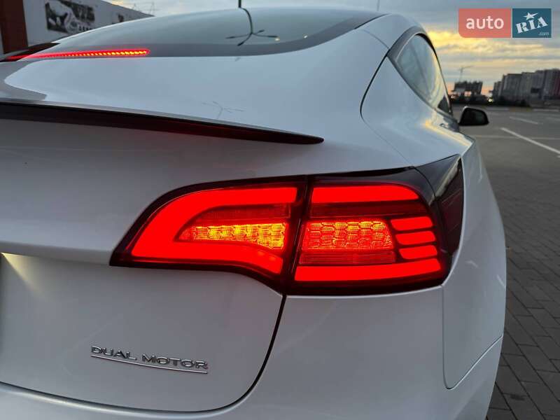 Седан Tesla Model 3 2023 в Одессе