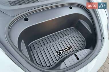 Седан Tesla Model 3 2023 в Одесі