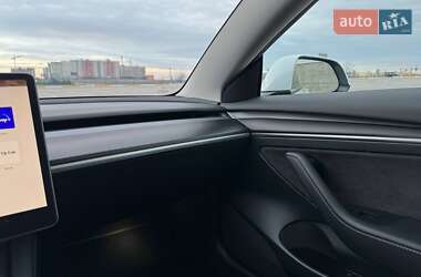 Седан Tesla Model 3 2023 в Одесі