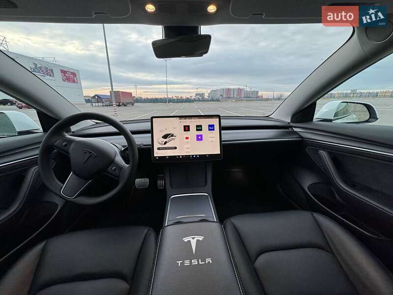 Седан Tesla Model 3 2023 в Одессе