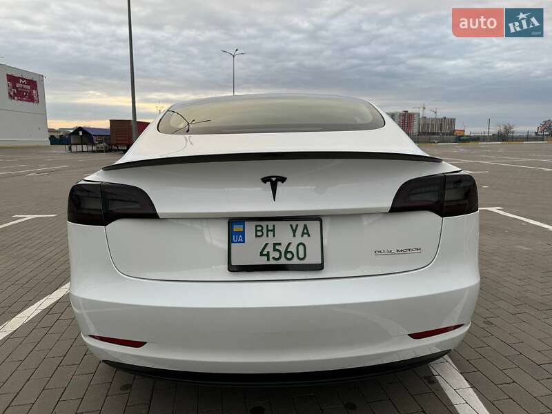 Седан Tesla Model 3 2023 в Одессе