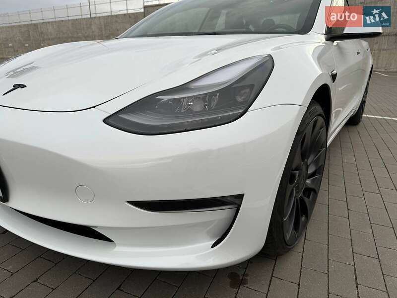 Седан Tesla Model 3 2023 в Одессе