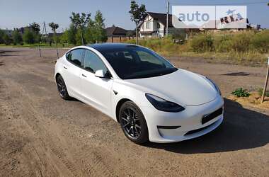 Седан Tesla Model 3 2021 в Черкасах