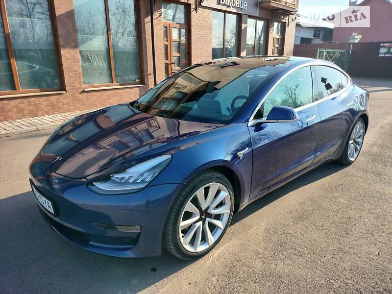 Tesla Model 3 2020